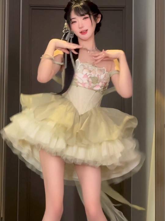 怎么这么Q弹吖？ #甜妹 #浅跳一下 #慢摇 #超甜手势舞#抖音潮流舞蹈地图